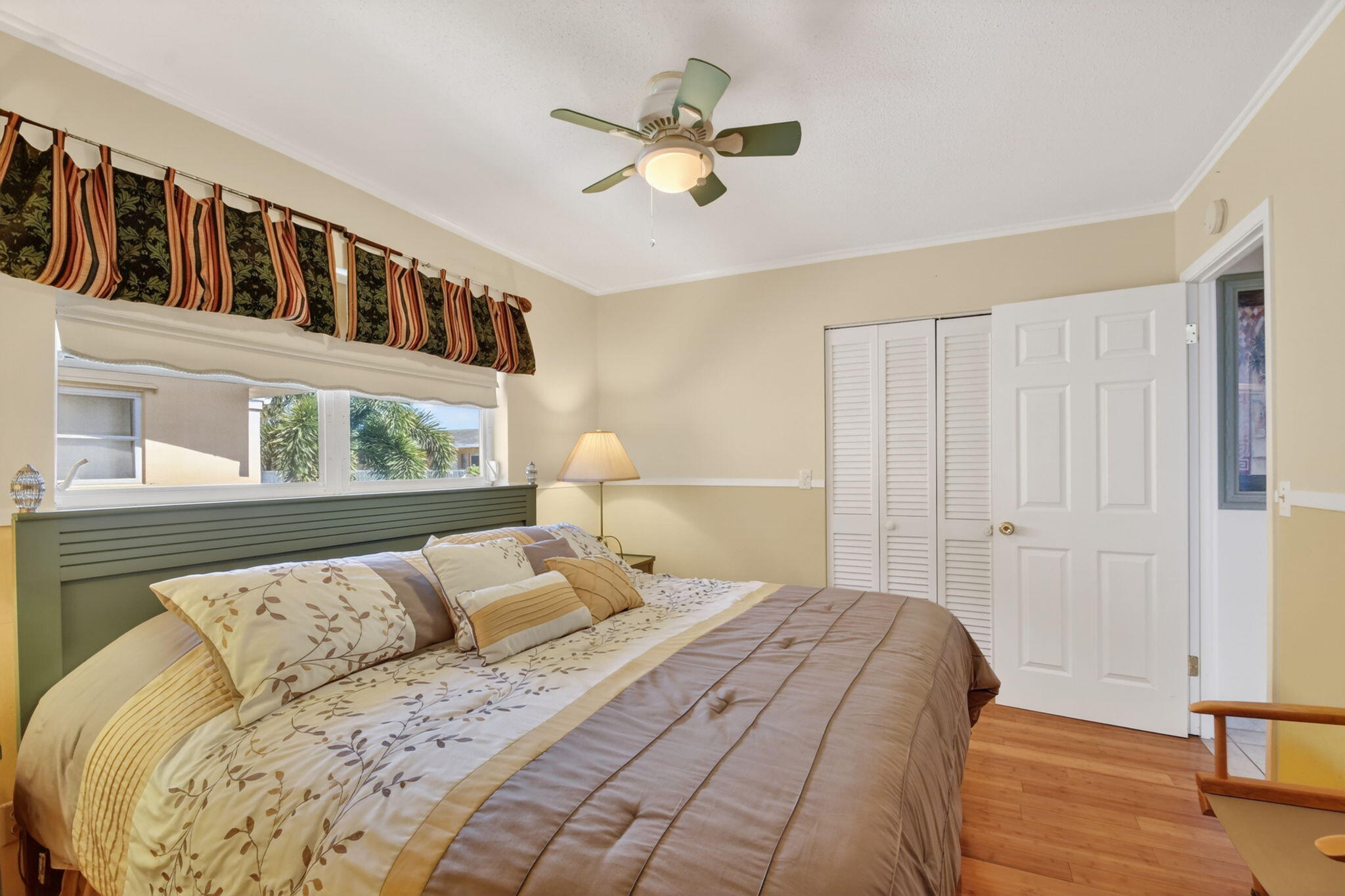 VILLAGE ROYALE CONDO 1 - Residential