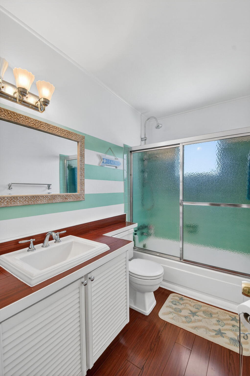 VILLAGE ROYALE CONDO 1 - Residential