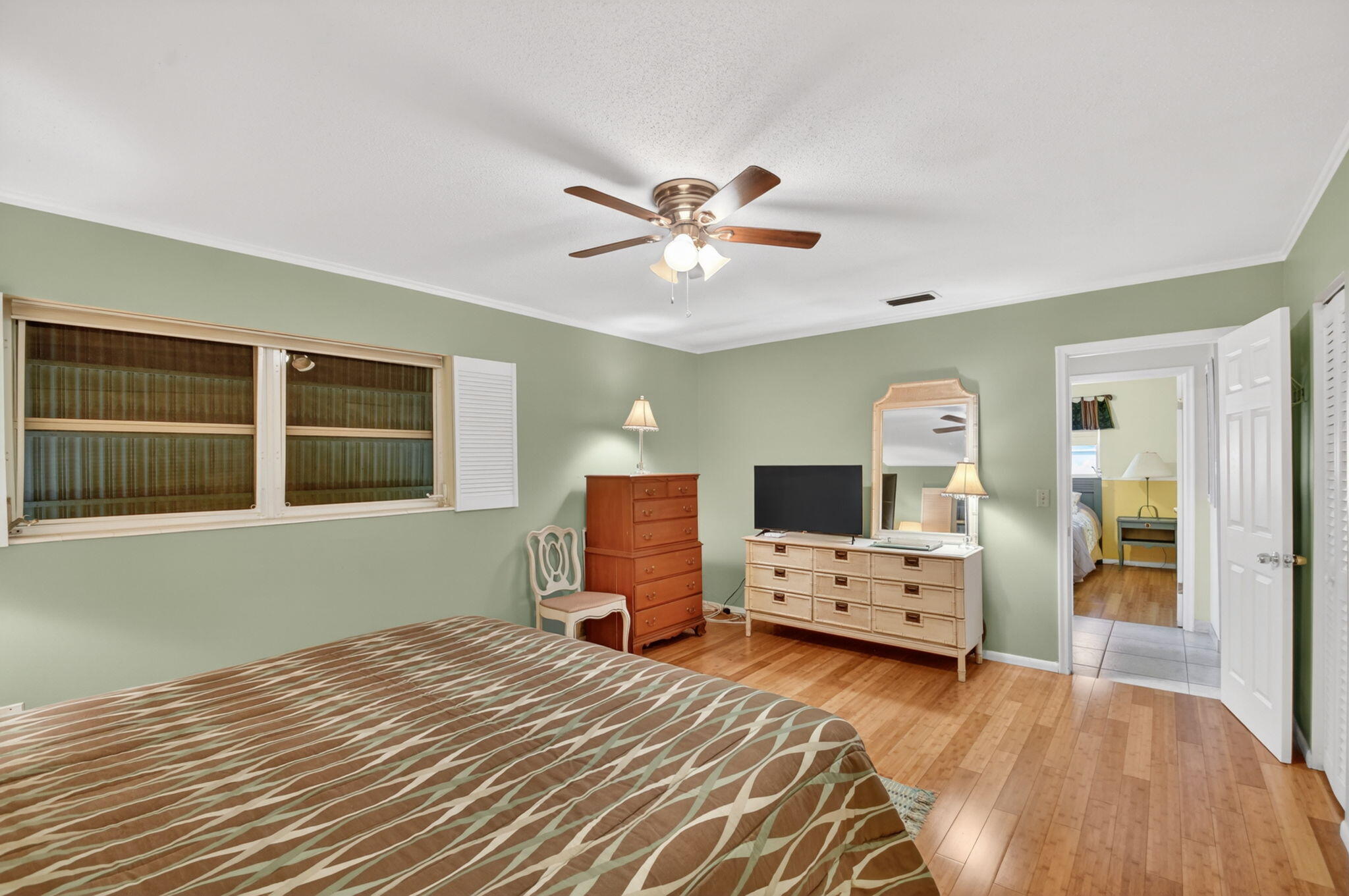 VILLAGE ROYALE CONDO 1 - Residential