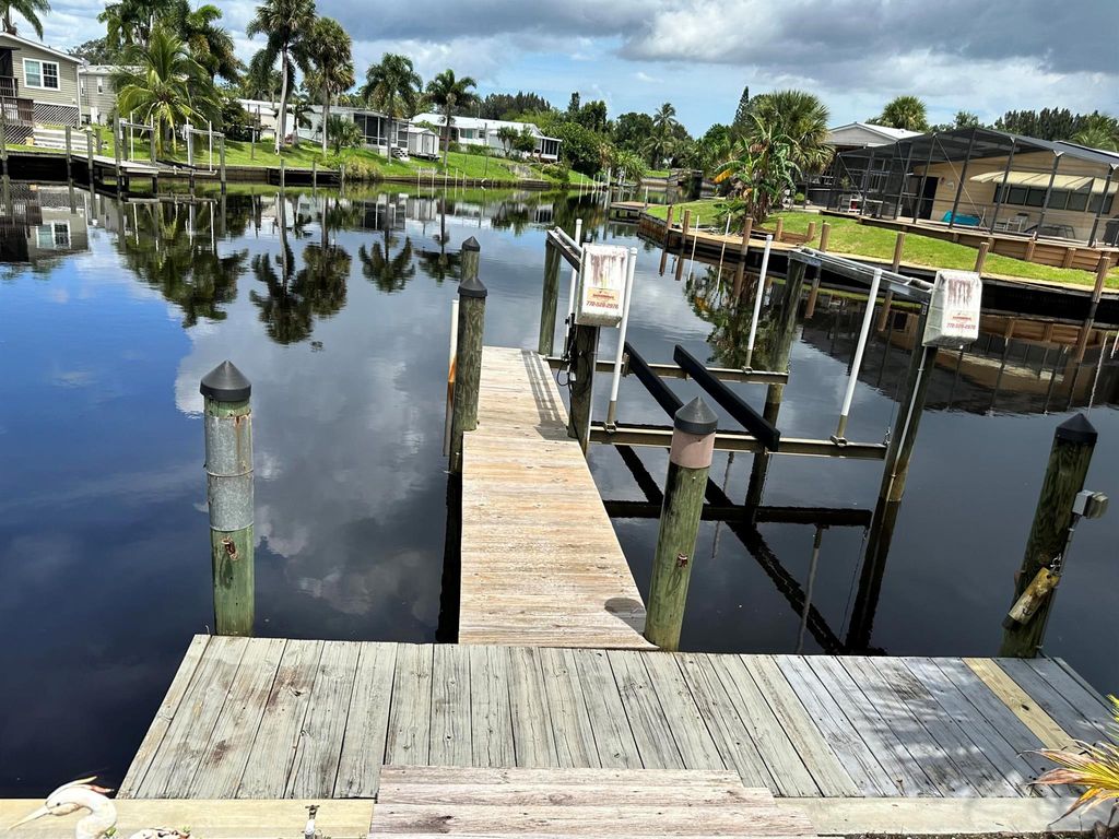 Photo of 121 SE Paradise Place, Stuart, FL 34997 (MLS # R10939132)