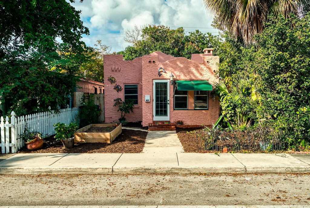 Photo of 421 S L Street, Lake Worth Beach, FL 33460 (MLS # R11152874)