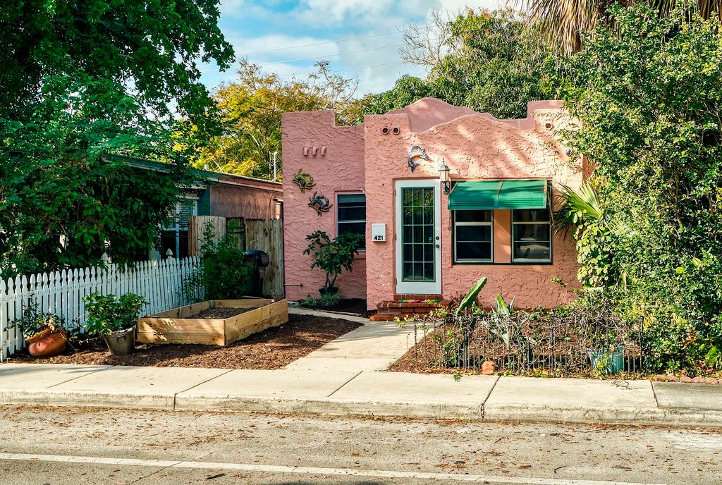 Photo of 421 S L Street, Lake Worth Beach, FL 33460 (MLS # R11152874)