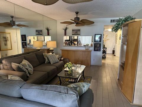 Tiny photo for 3138 Via Poinciana #114, Lake Worth, FL 33467 (MLS # R11155512)