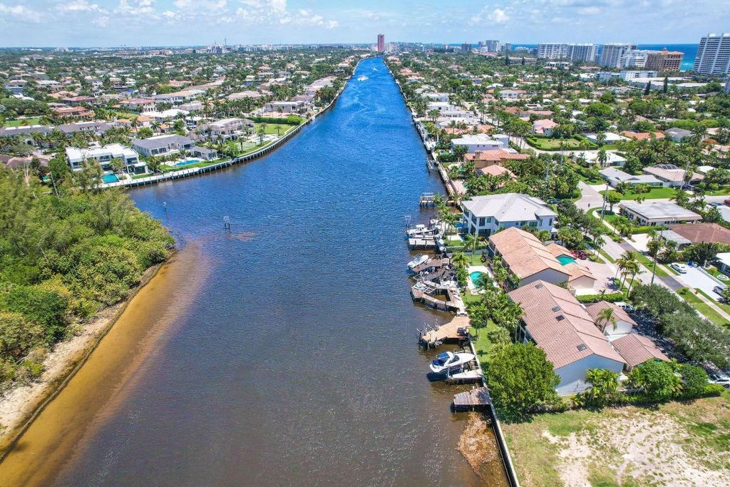 Photo of 609 NE 19th Avenue, Deerfield Beach, FL 33441 (MLS # R11072595)