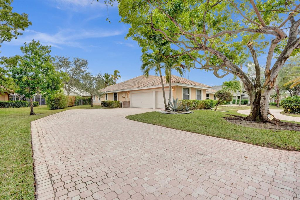 Photo of 5920 NW 100th Way, Parkland, FL 33076 (MLS # F10520893)