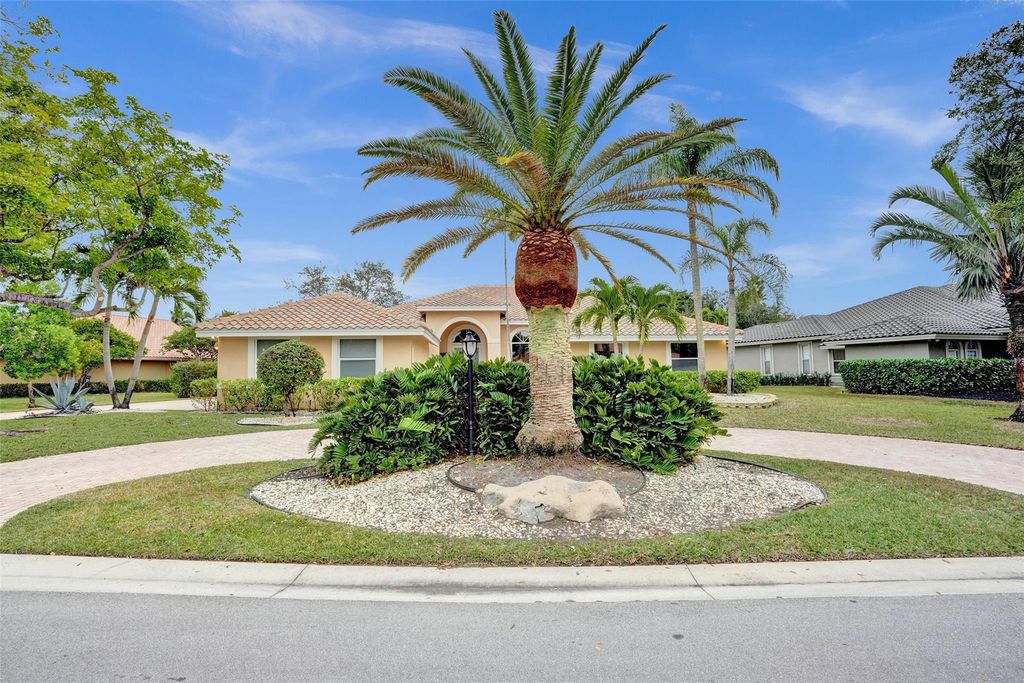 Photo of 5920 NW 100th Way, Parkland, FL 33076 (MLS # F10520893)