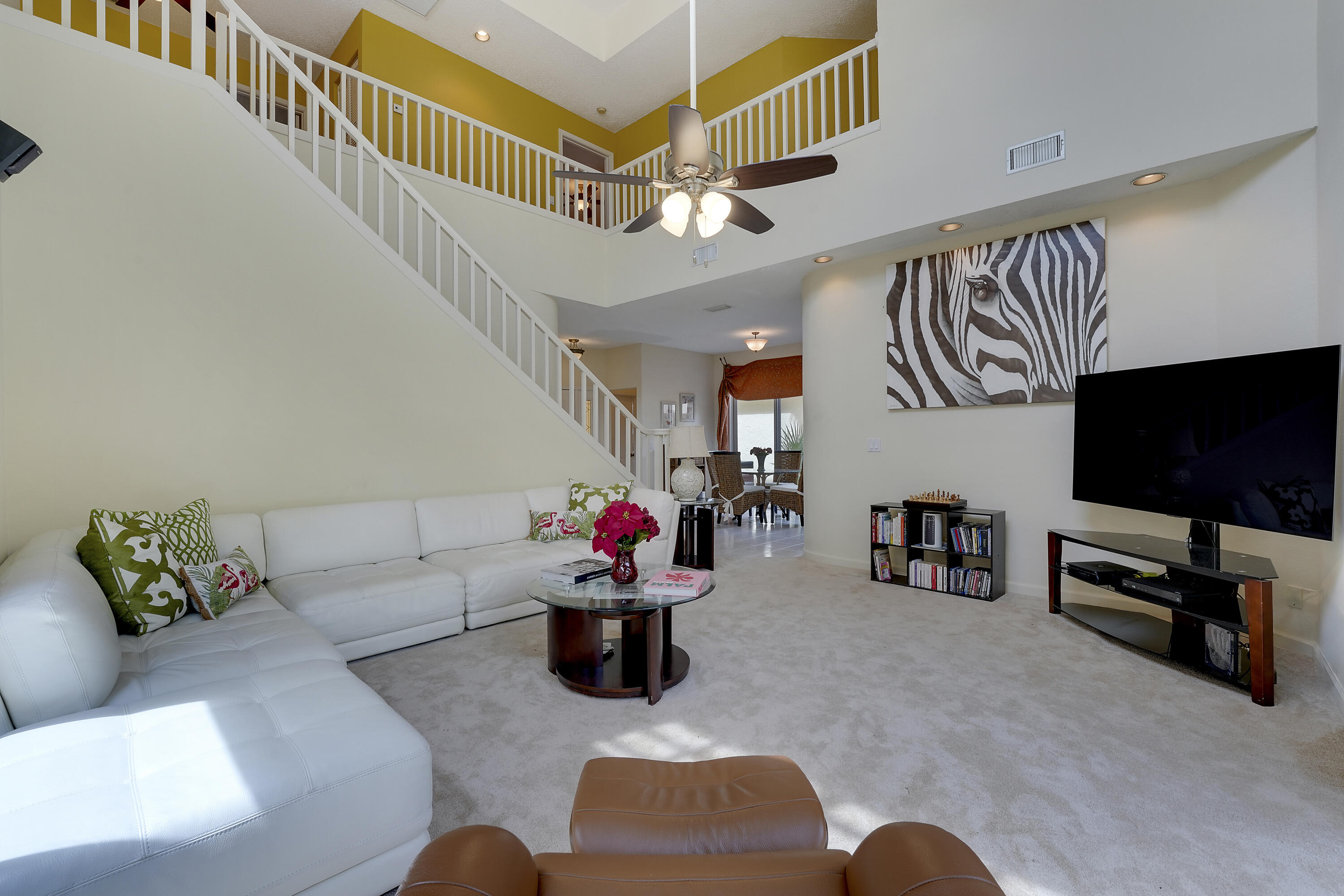 VILLA D ESTE - Residential Lease