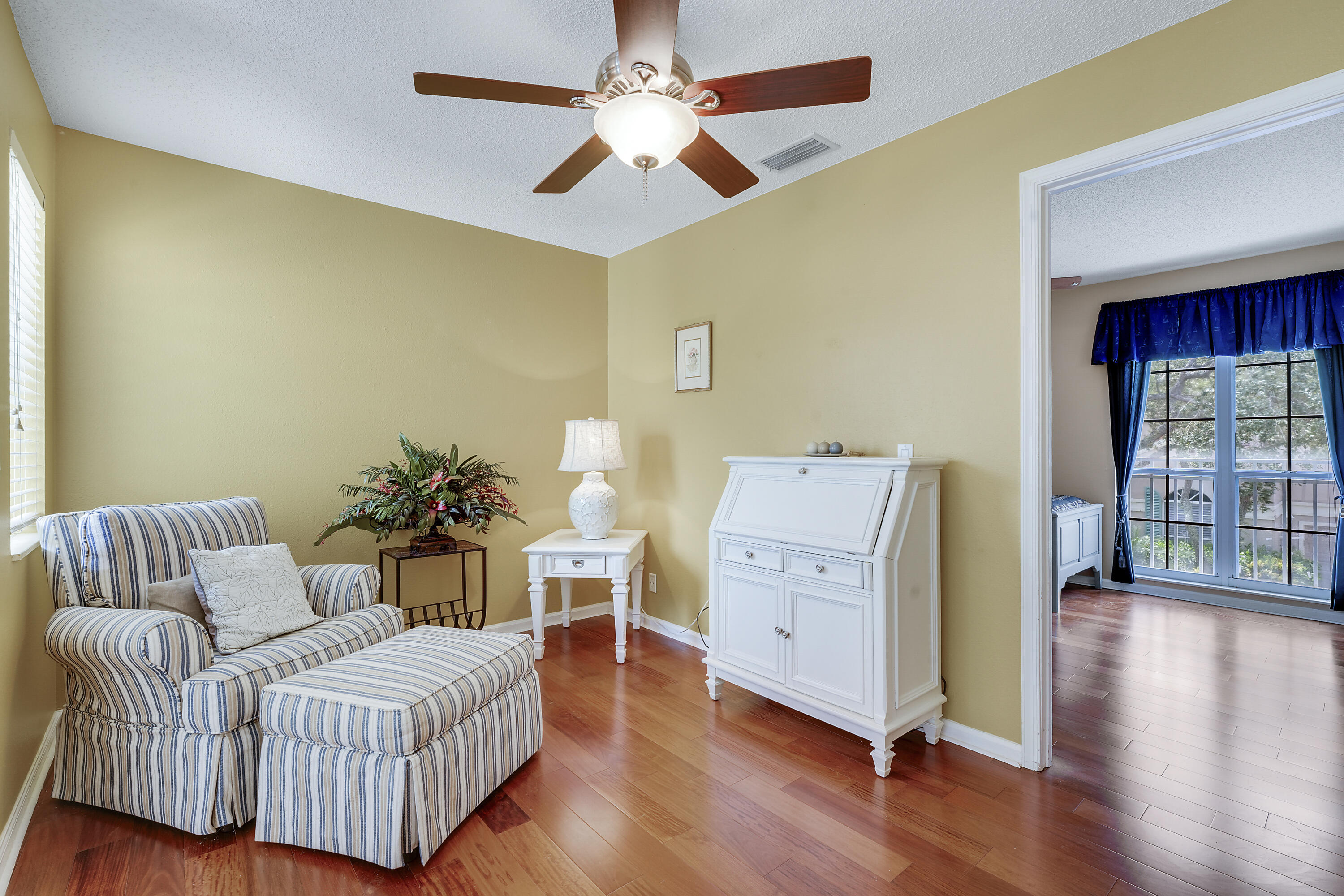 VILLA D ESTE - Residential Lease