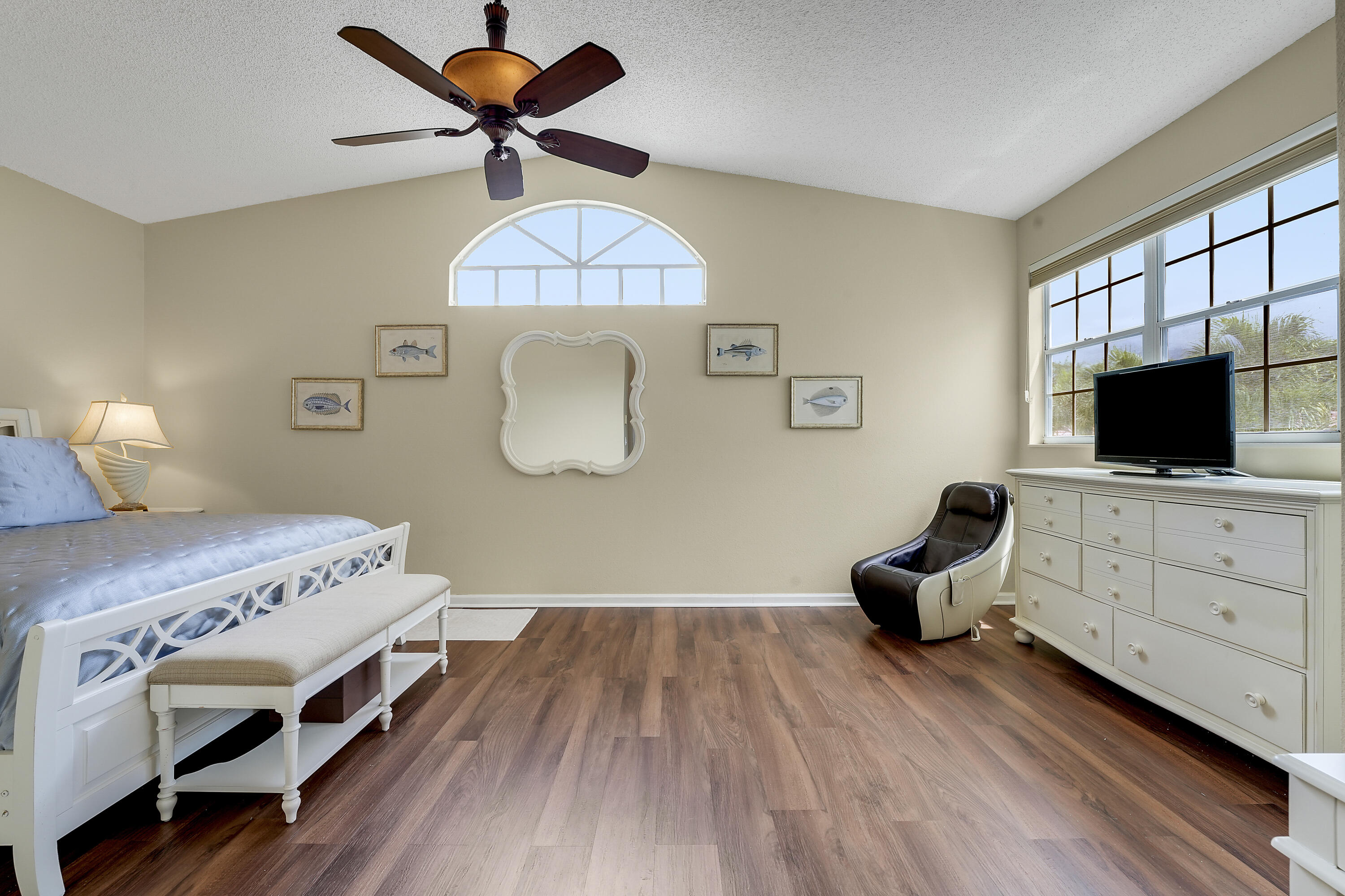 VILLA D ESTE - Residential Lease