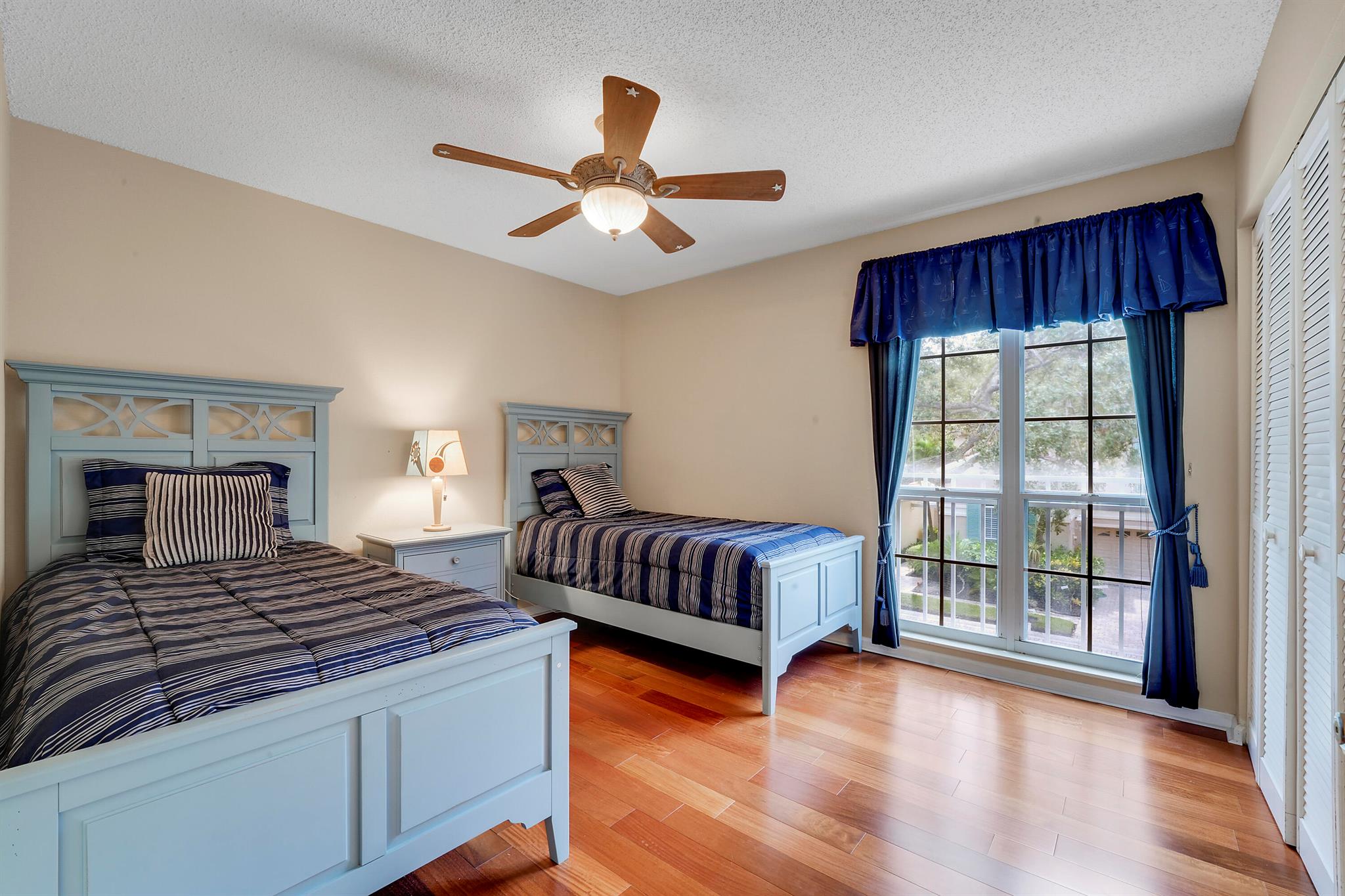 VILLA D ESTE - Residential Lease