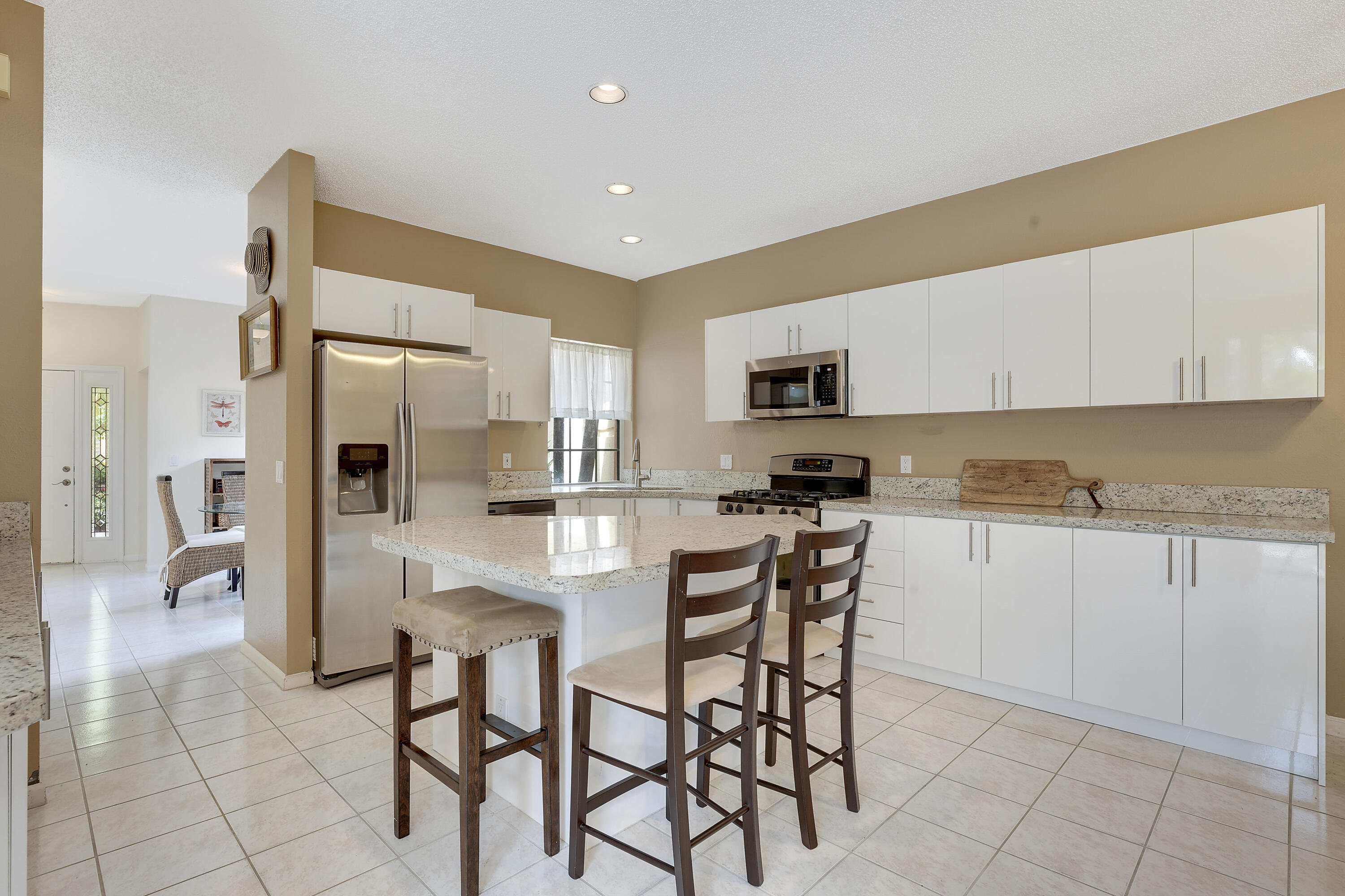 VILLA D ESTE - Residential Lease