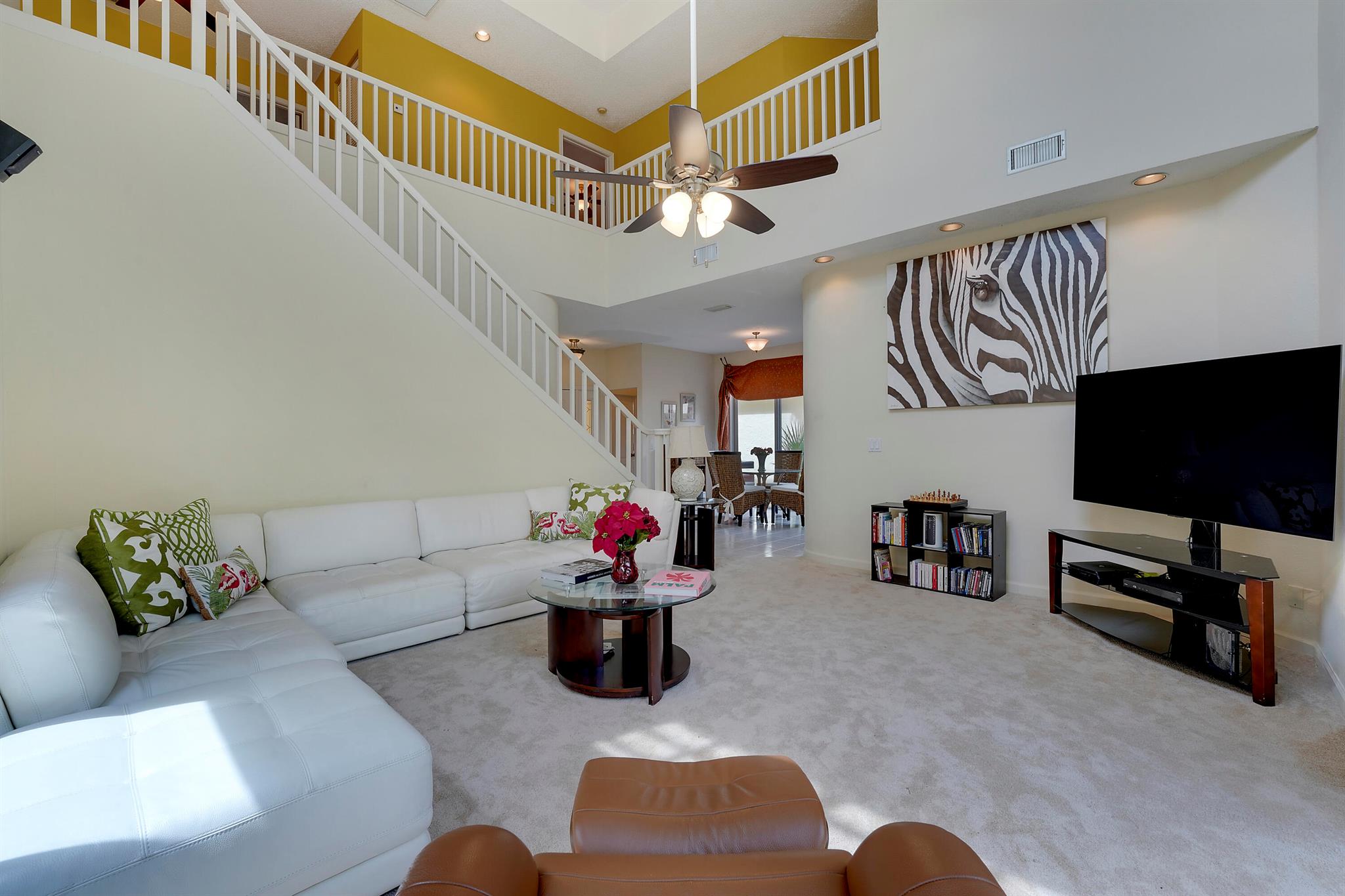 VILLA D ESTE - Residential Lease