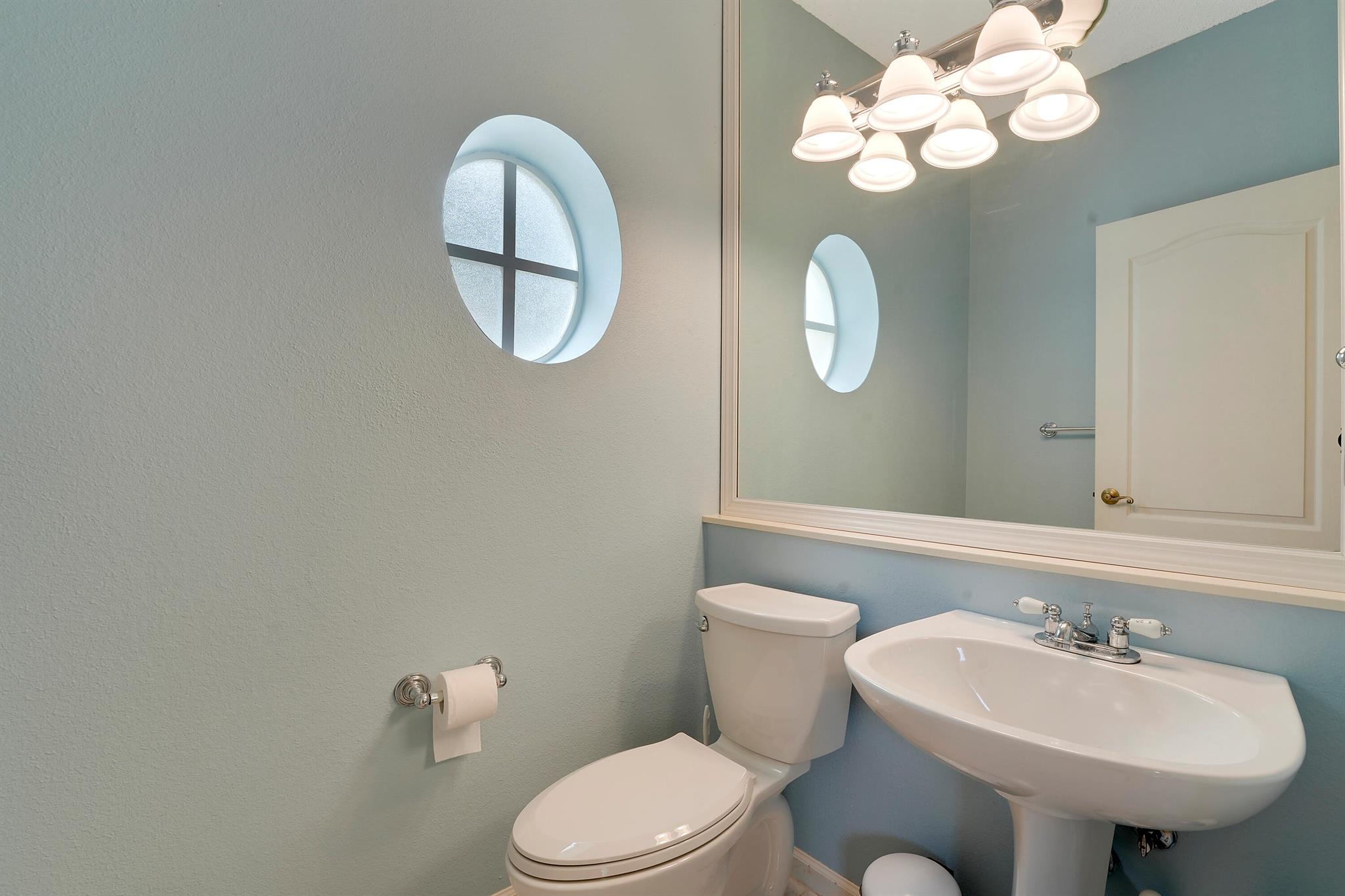 VILLA D ESTE - Residential Lease