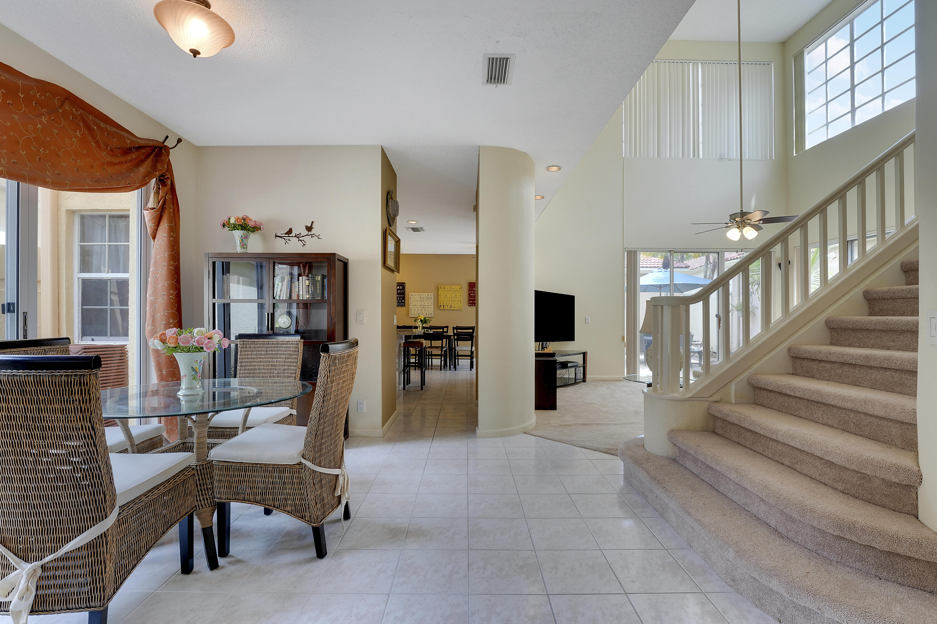 VILLA D ESTE - Residential Lease