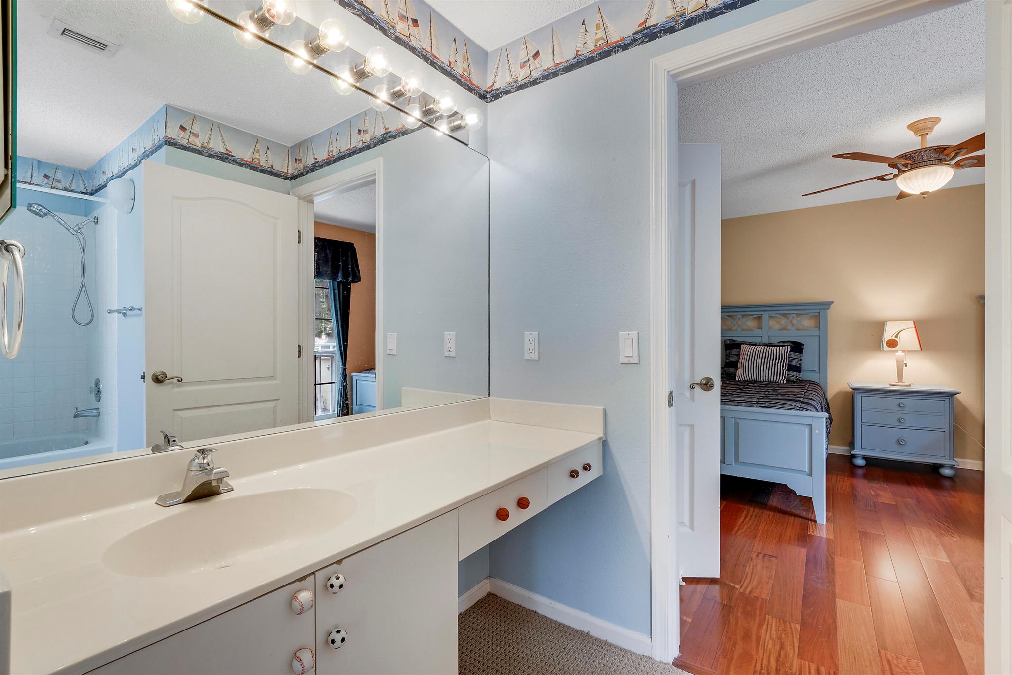 VILLA D ESTE - Residential Lease