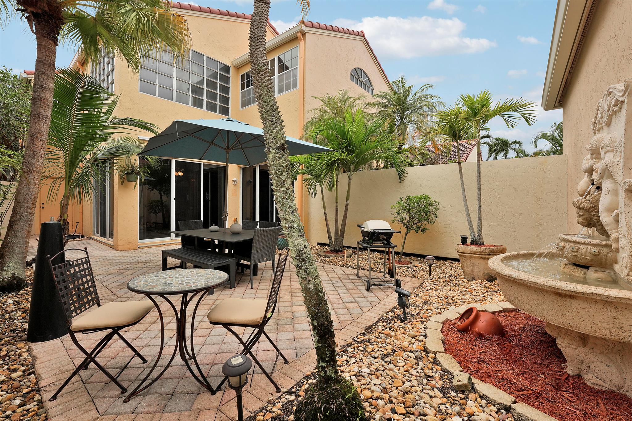 VILLA D ESTE - Residential Lease