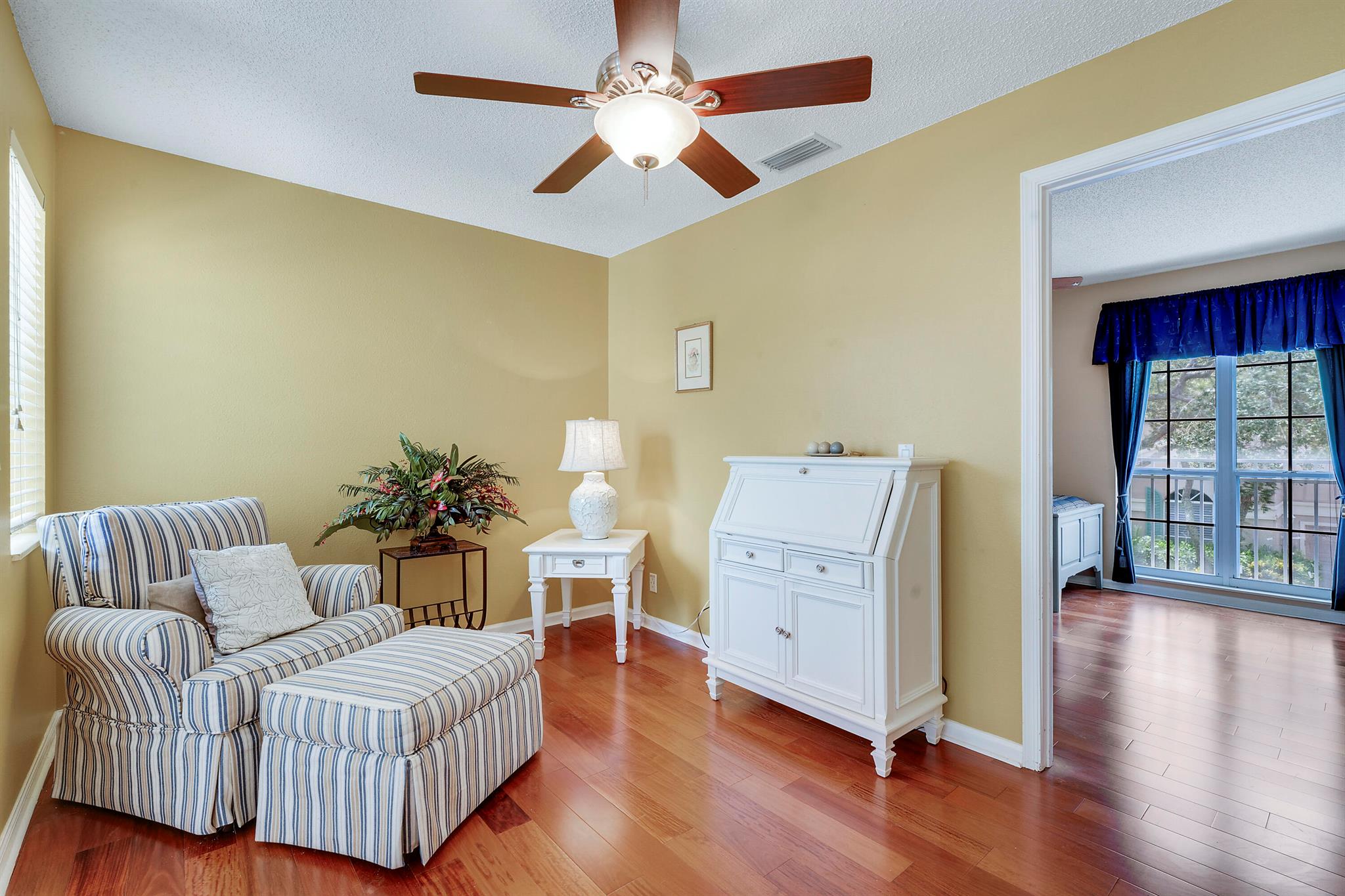 VILLA D ESTE - Residential Lease