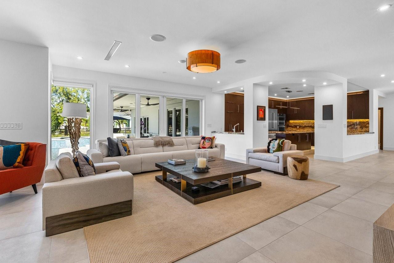 Bay Colony Sec Of The - Residential