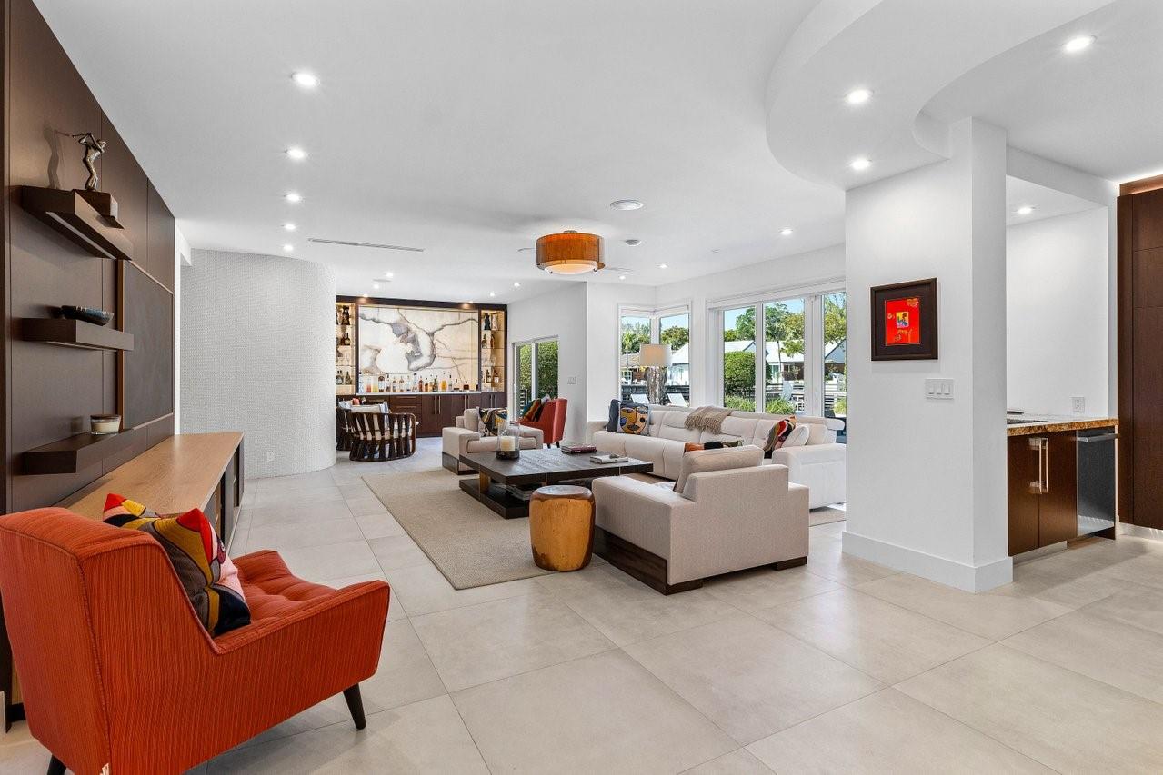 Bay Colony Sec Of The - Residential