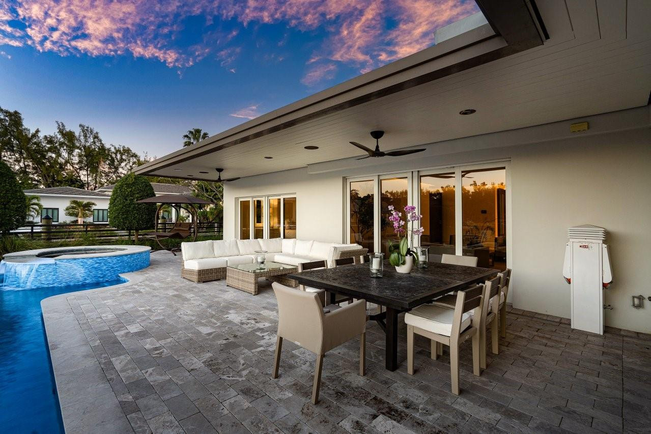 Bay Colony Sec Of The - Residential