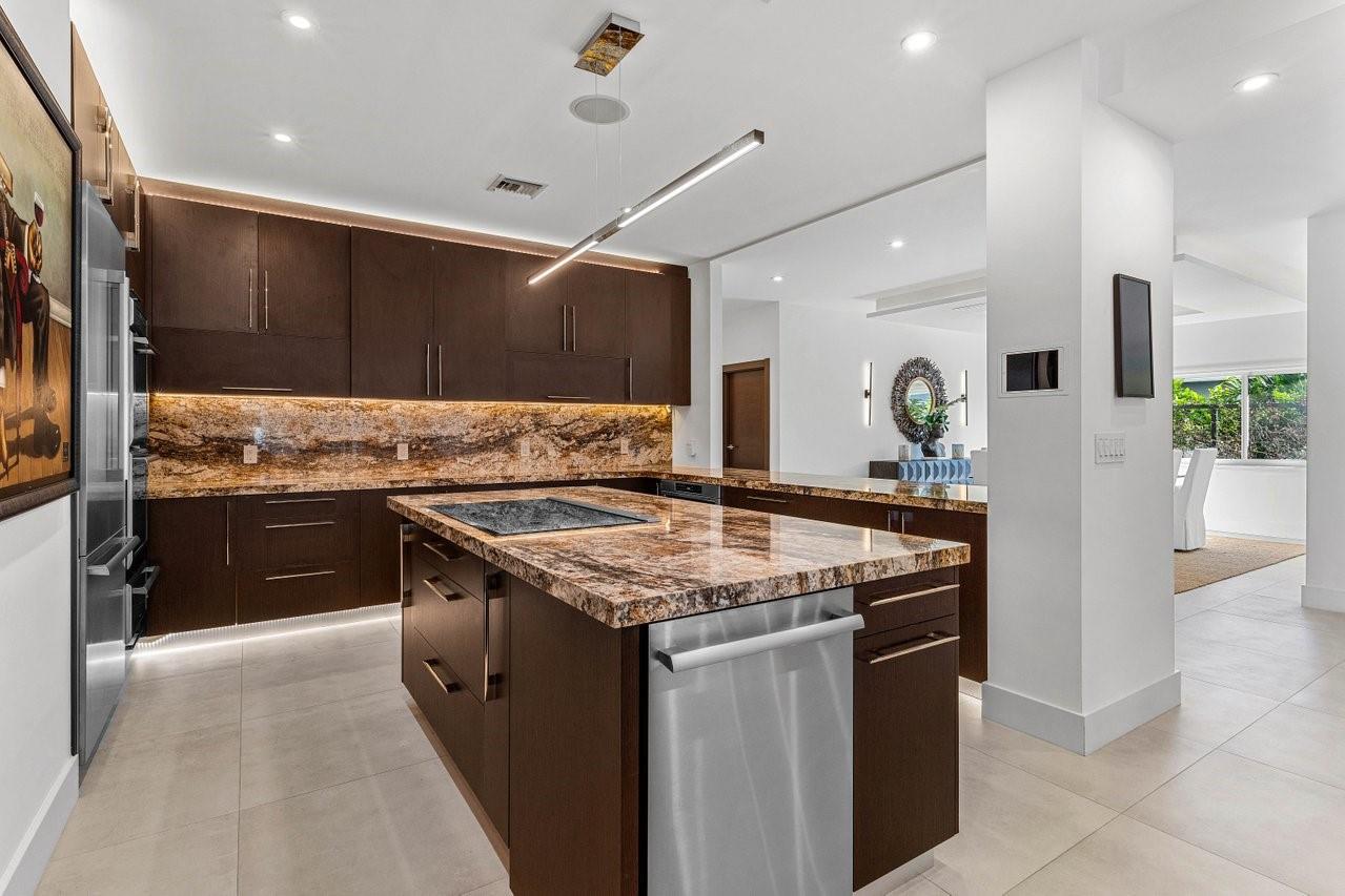 Bay Colony Sec Of The - Residential