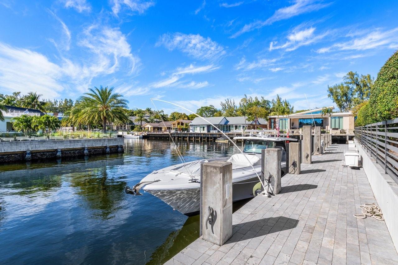 Bay Colony Sec Of The - Residential