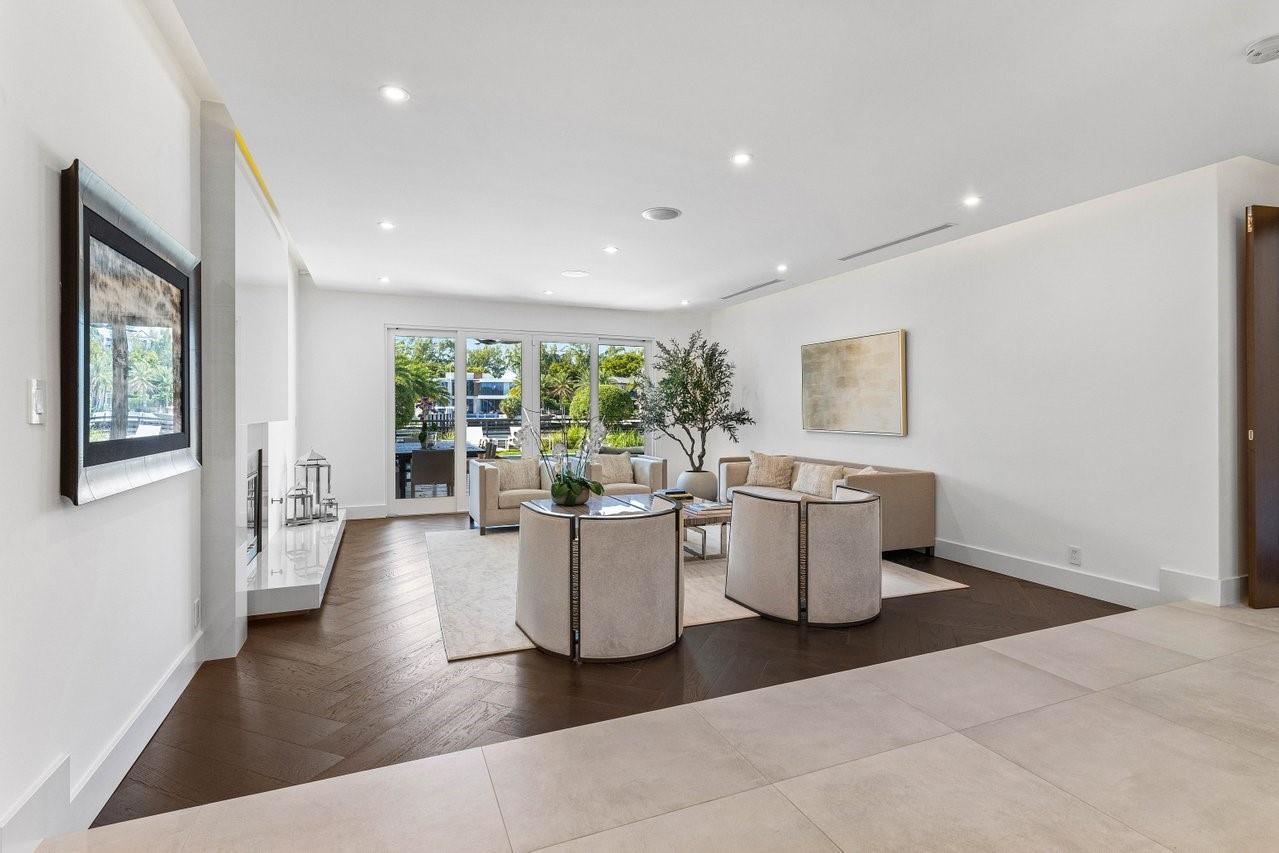 Bay Colony Sec Of The - Residential