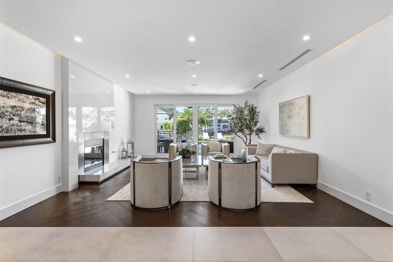 Bay Colony Sec Of The - Residential