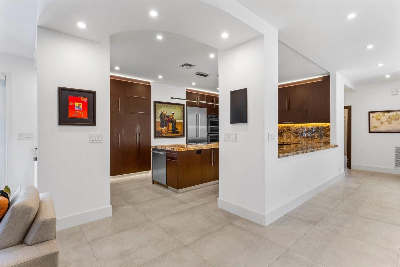 Bay Colony Sec Of The - Residential