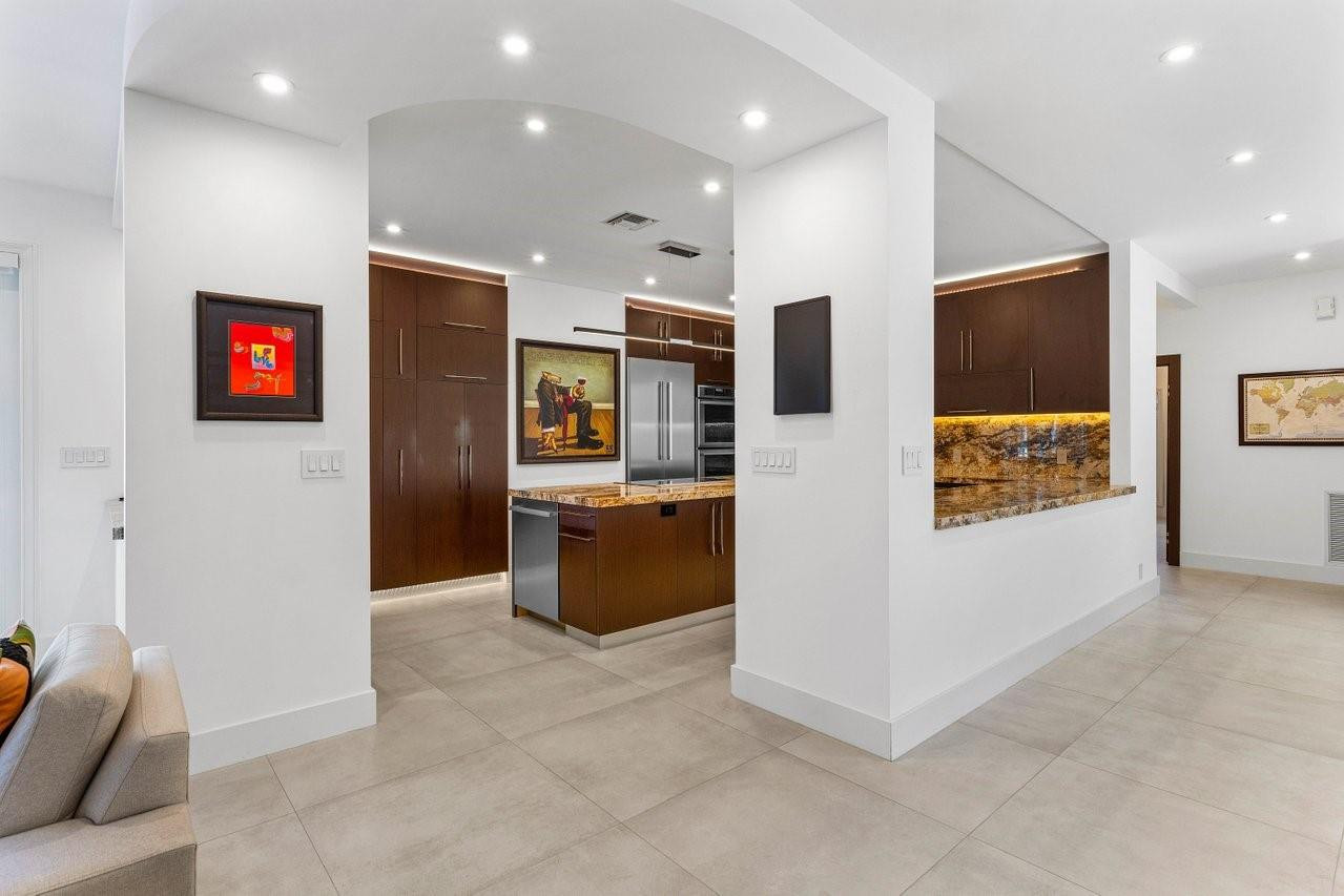 Bay Colony Sec Of The - Residential