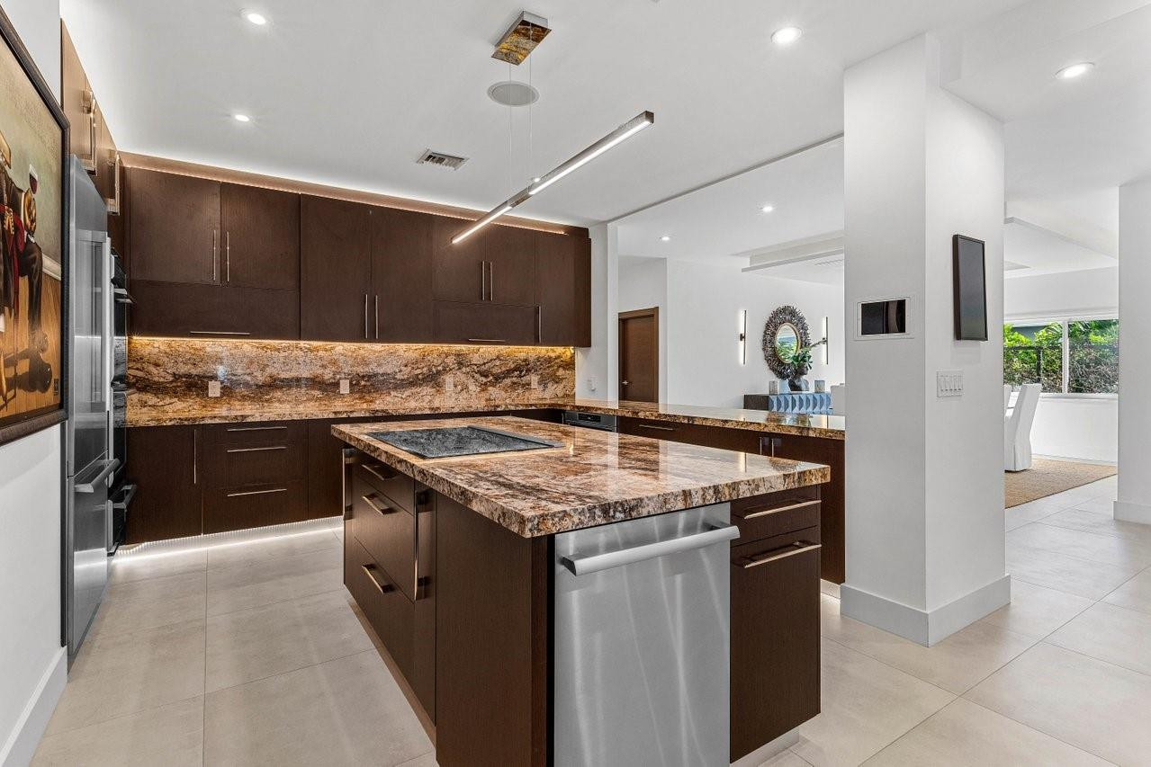 Bay Colony Sec Of The - Residential