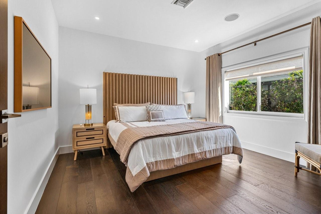 Bay Colony Sec Of The - Residential