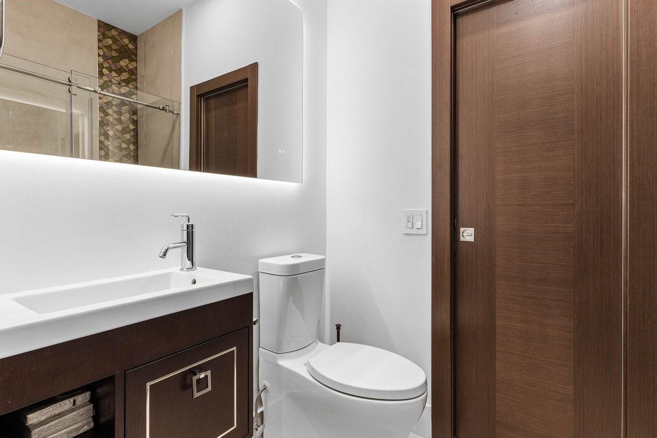 Bay Colony Sec Of The - Residential