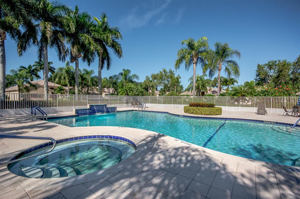 TWIN LAKES - Residential