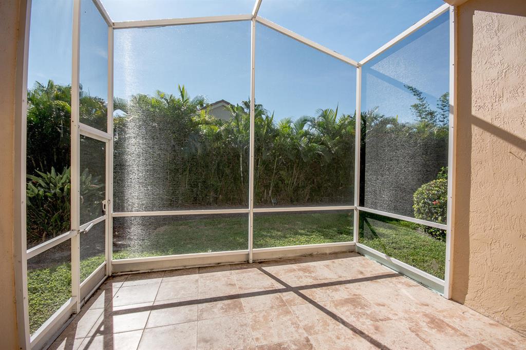 TWIN LAKES - Residential