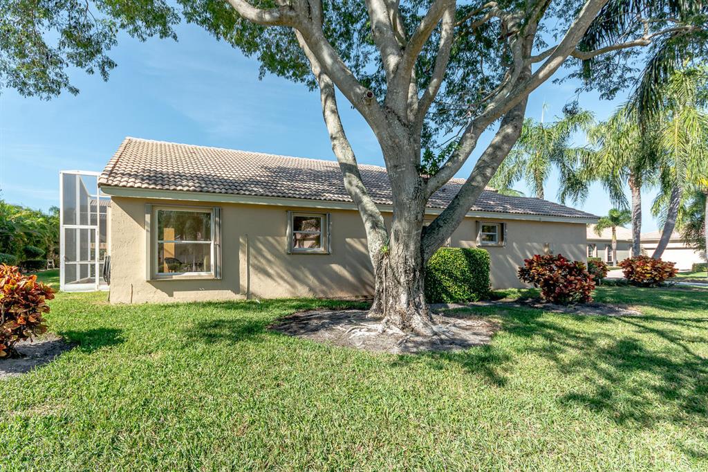 TWIN LAKES - Residential