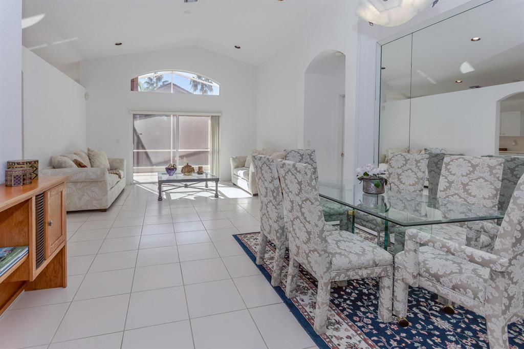 TWIN LAKES - Residential