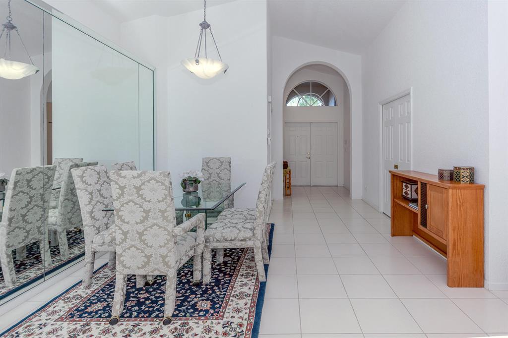 TWIN LAKES - Residential