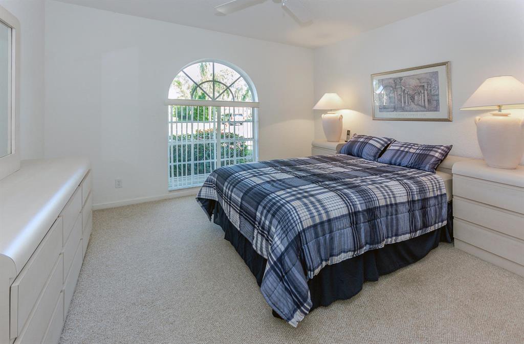 TWIN LAKES - Residential