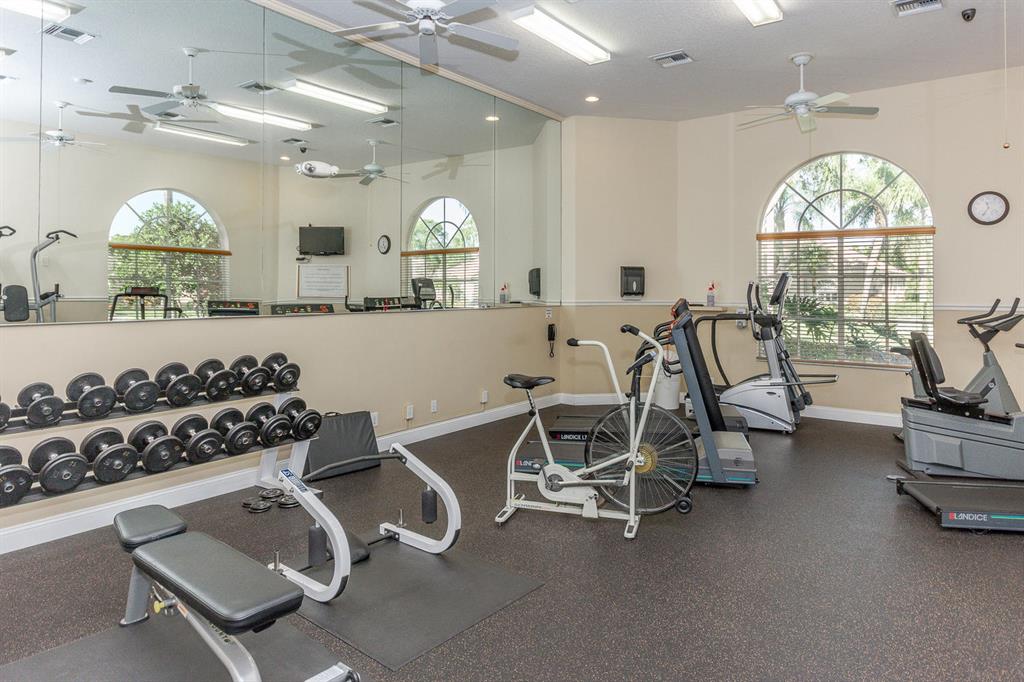 TWIN LAKES - Residential