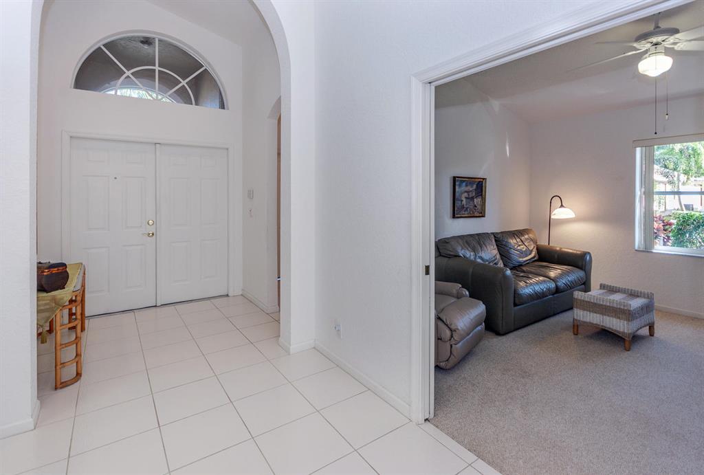 TWIN LAKES - Residential