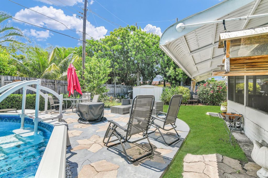 Photo of 1123 SE 4th Ave #Avenue, Deerfield Beach, FL 33441 (MLS # R11108747)