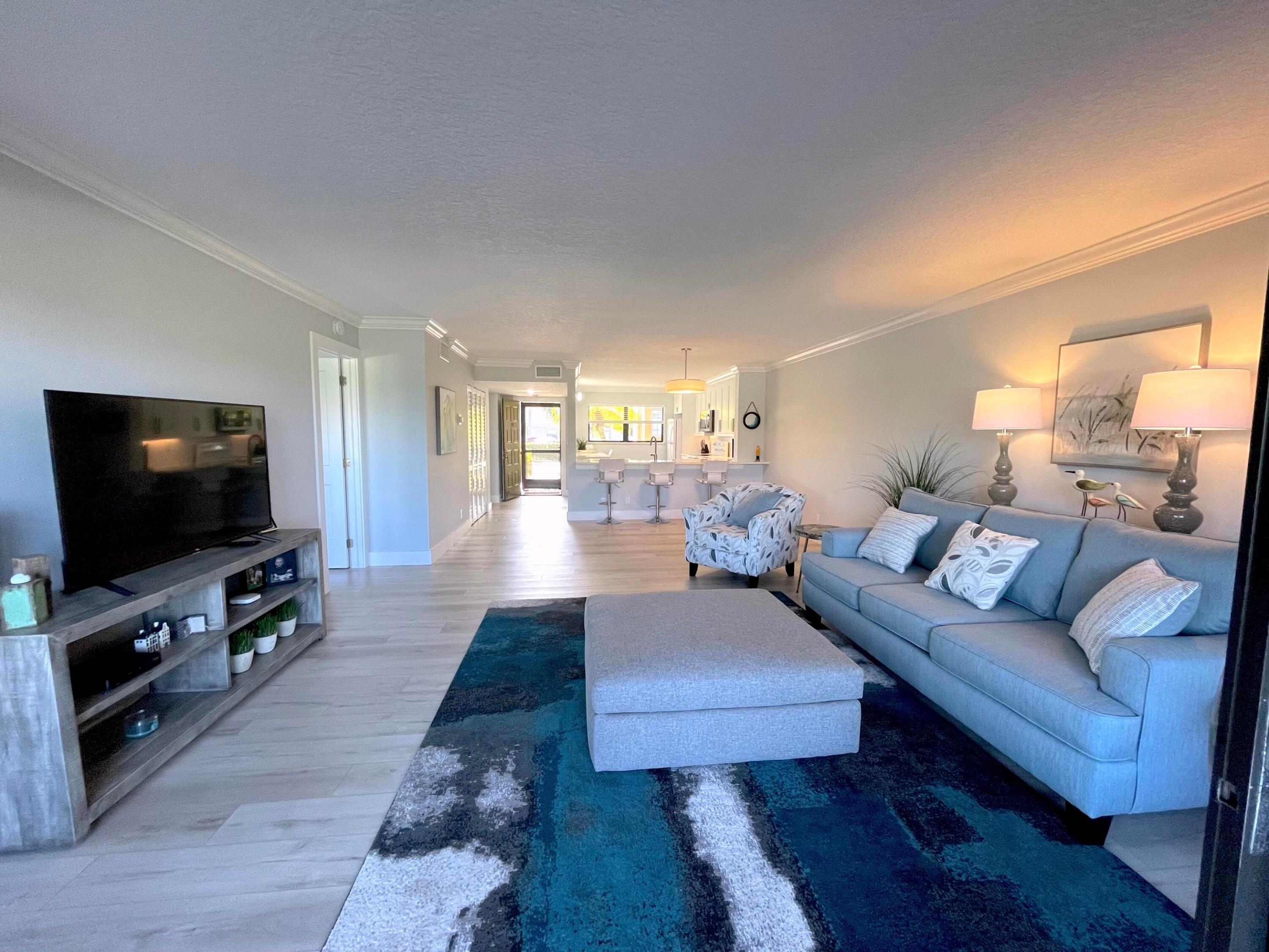 PINEWOOD CONDOS - Residential