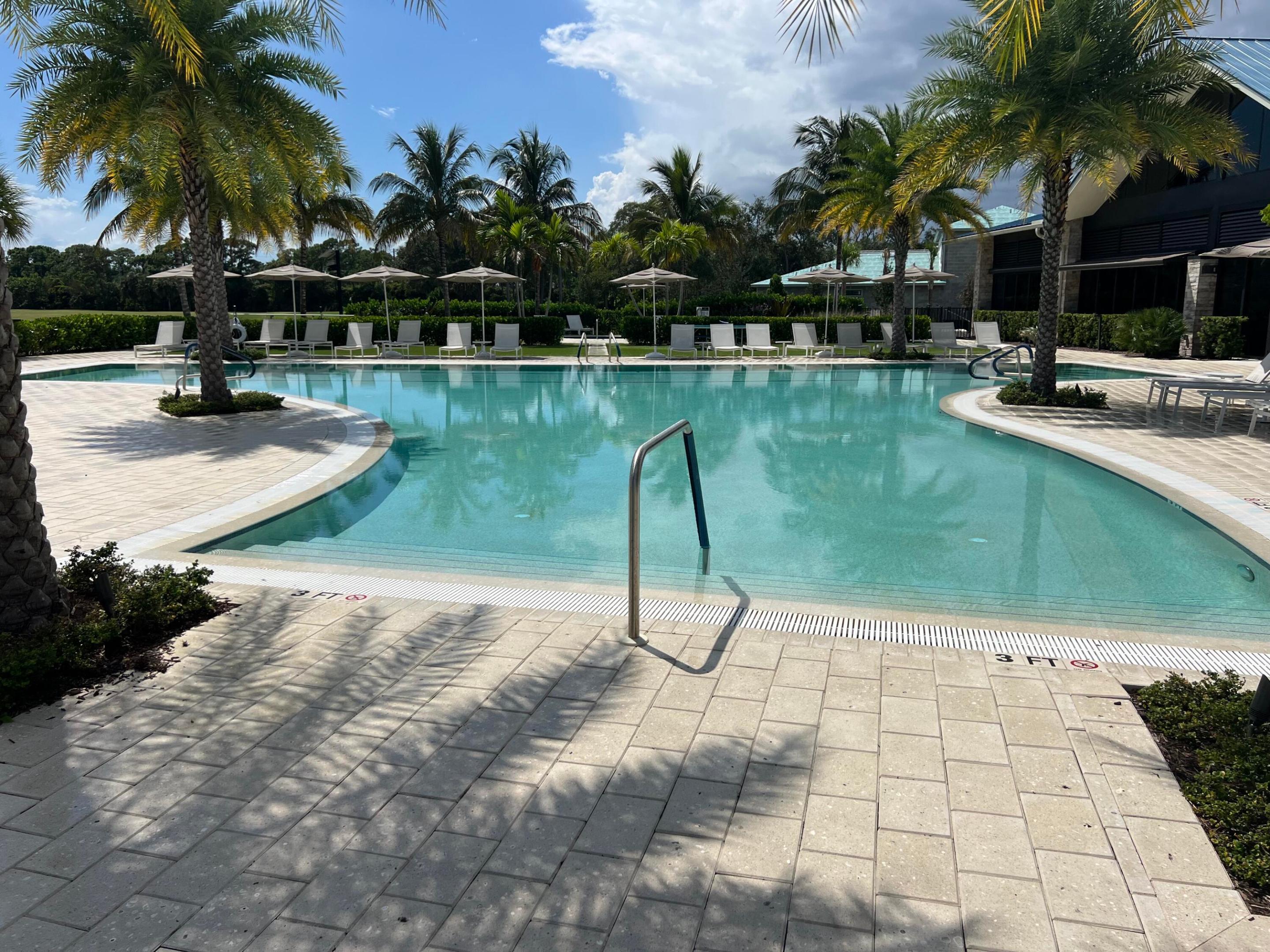 PINEWOOD CONDOS - Residential