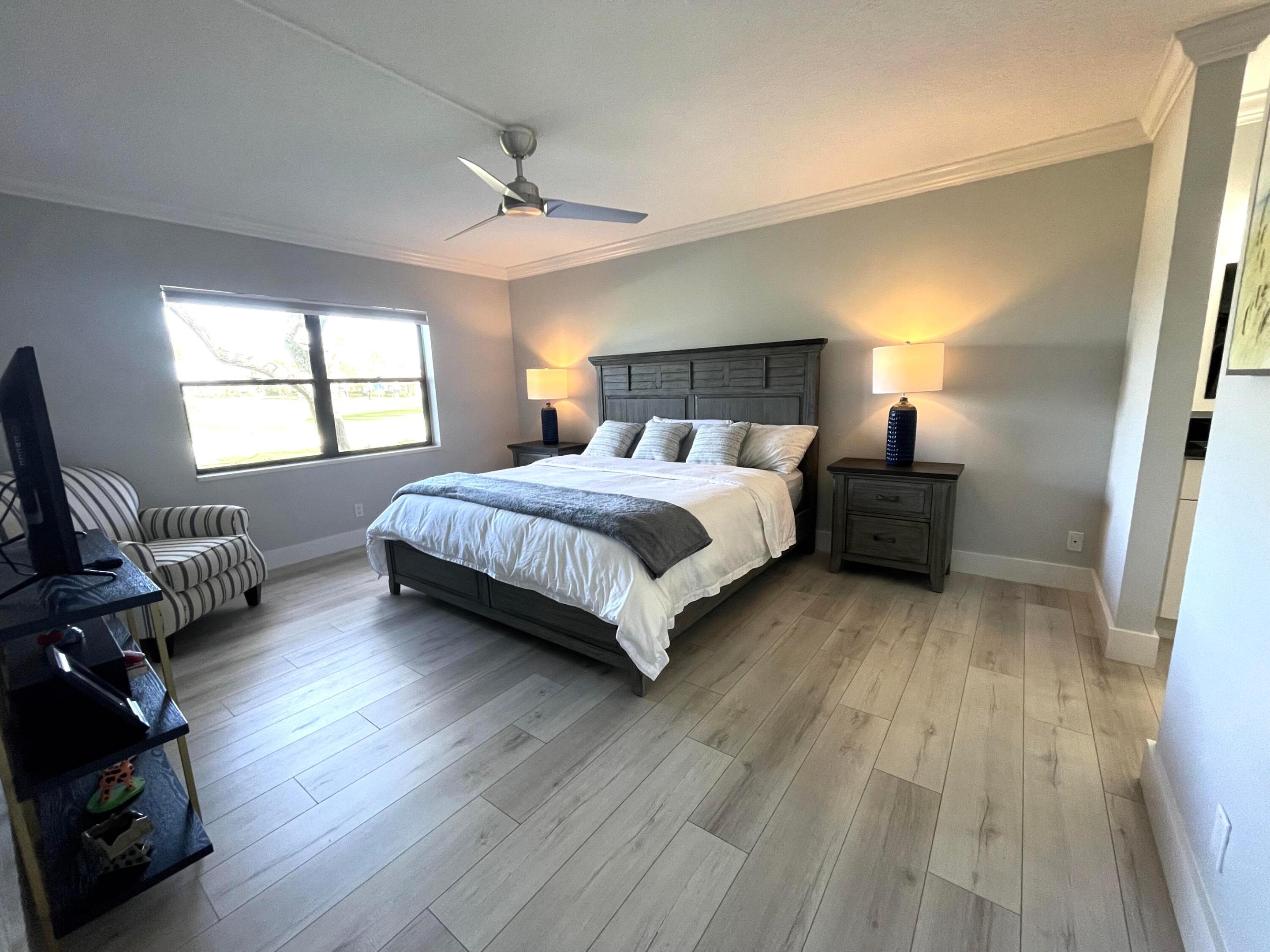 PINEWOOD CONDOS - Residential