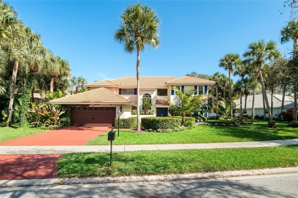 Photo of 2721 HAMPTON CIRCLE W, Delray Beach, FL 33445 (MLS # F10320096)