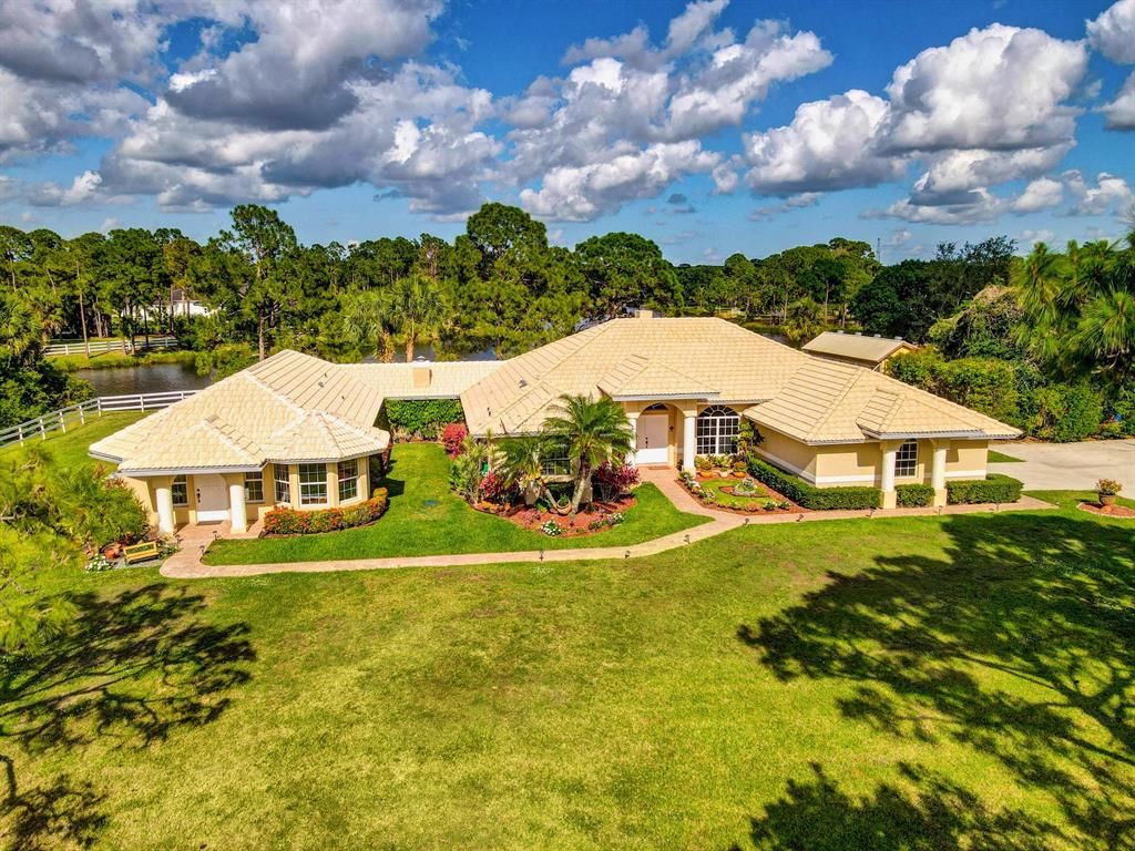 Photo of 1453 SW Laredo Street, Palm City, FL 34990 (MLS # R10711679)