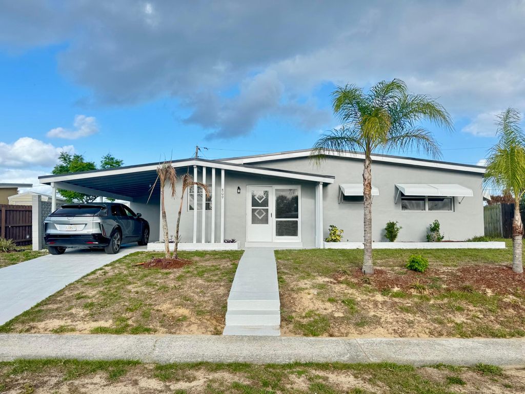 Photo of 809 Gilbert Street, Sebastian, FL 32958 (MLS # B26017084)