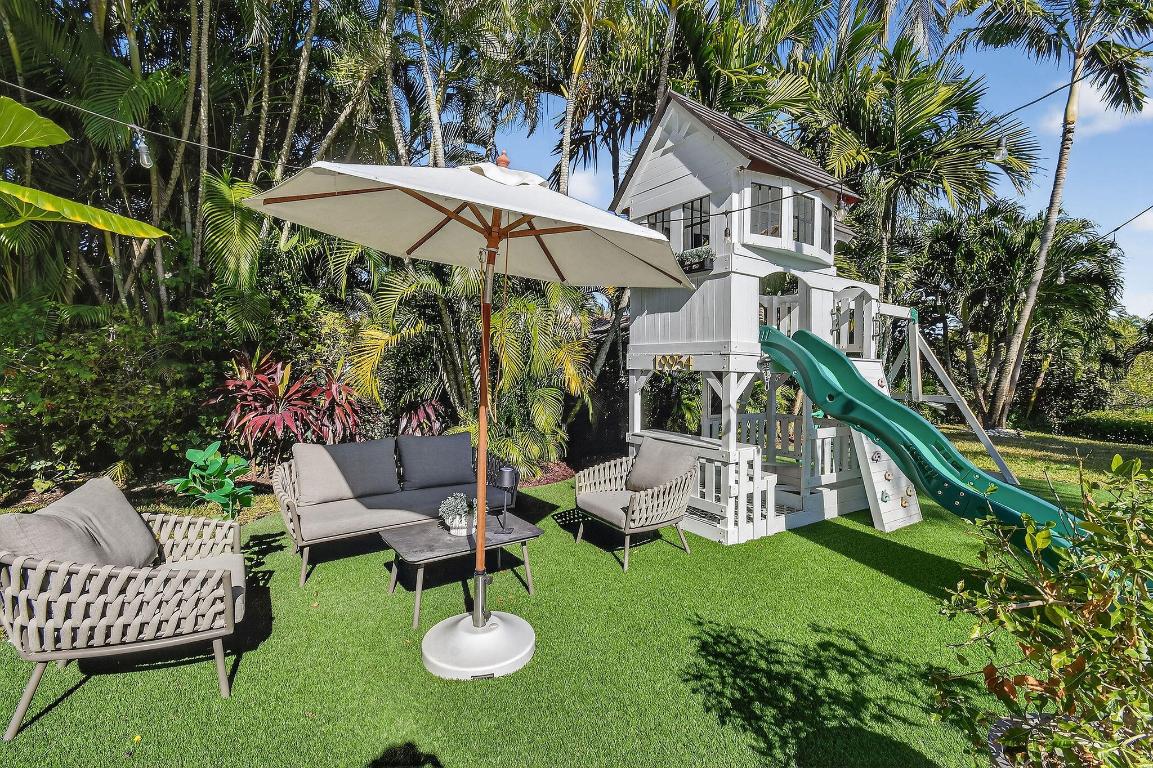 LOXAHATCHEE POINTE - Residential