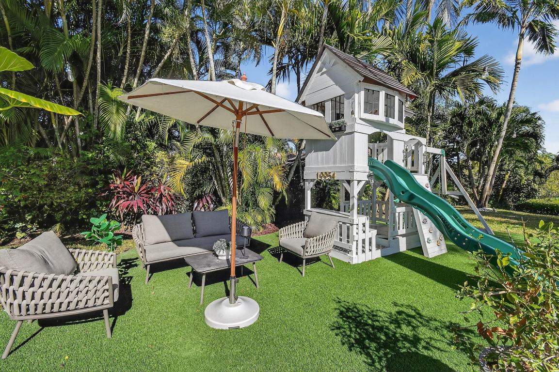 LOXAHATCHEE POINTE - Residential